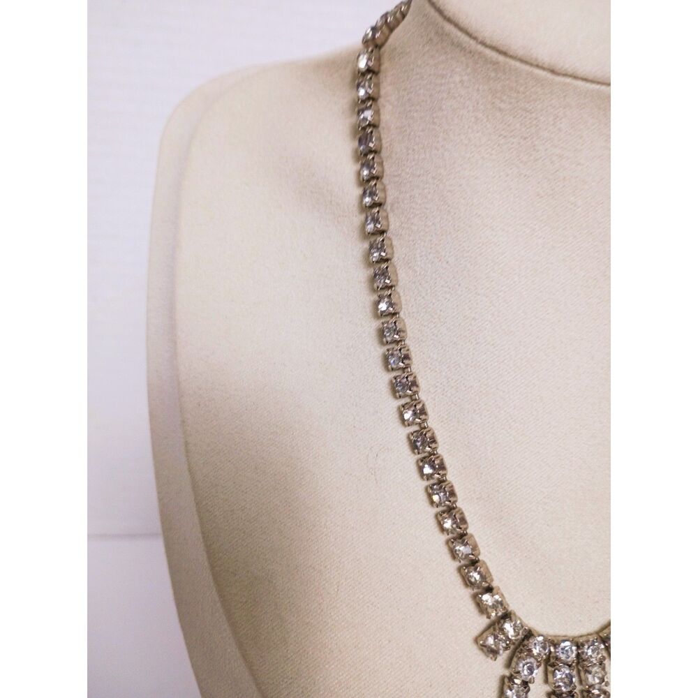 Vintage Clear Rhinestone Prong Set Stones in Silver Tone Fringe Collar Necklace - Picture 6 of 7
